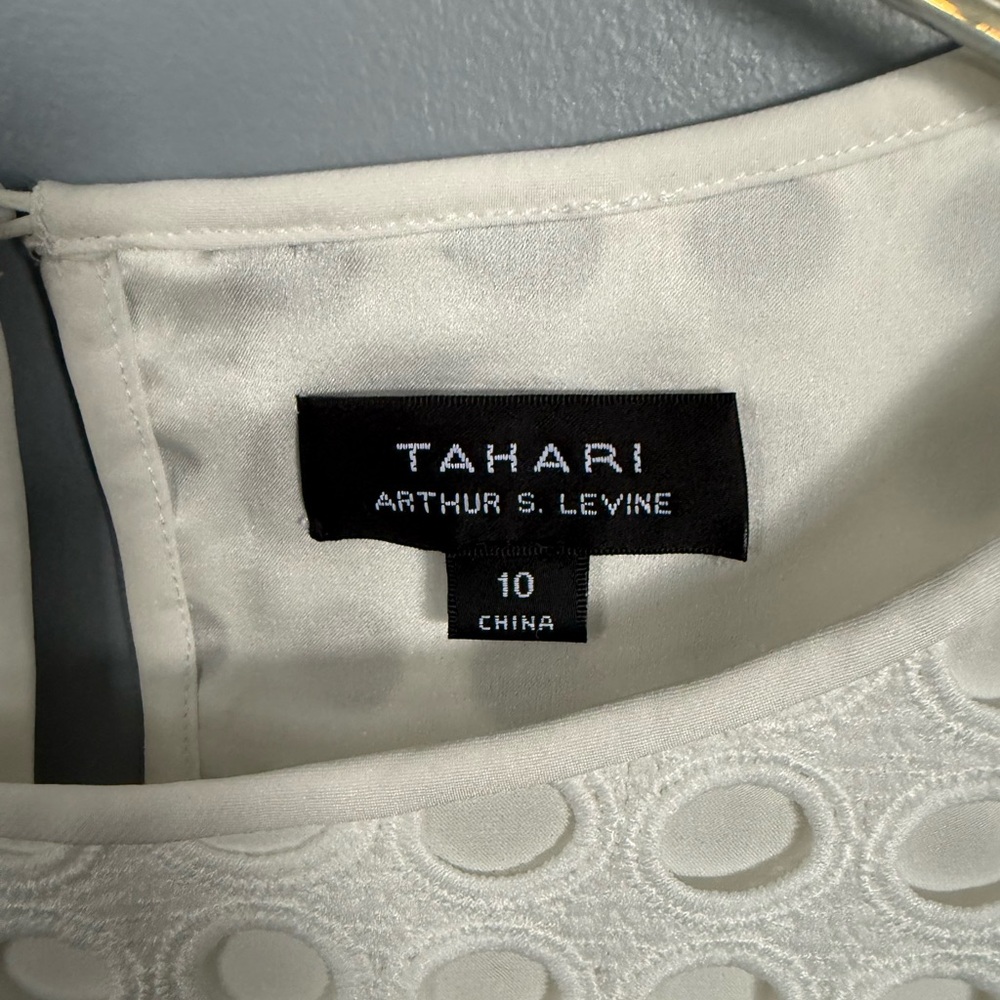 Tahari Arthur S Levine Women's Dress, Size 10 Eyelet Lined Dress Knee Length - Picture 6 of 6